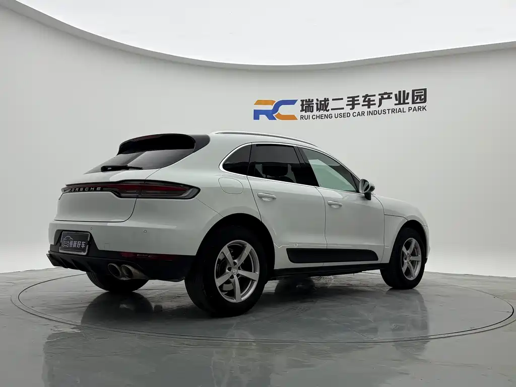 Porsche Macan — миниатюра 7