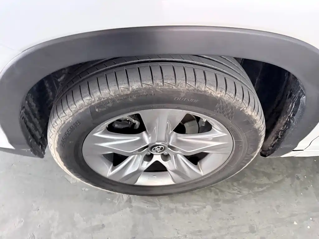 Toyota Highlander — миниатюра 5