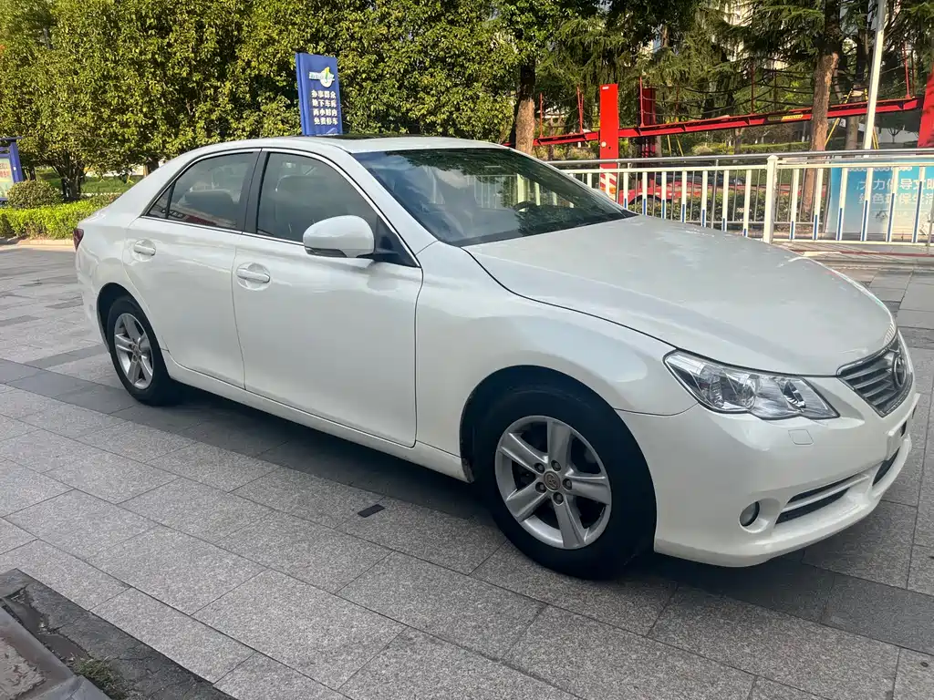 Toyota Reiz — миниатюра 6