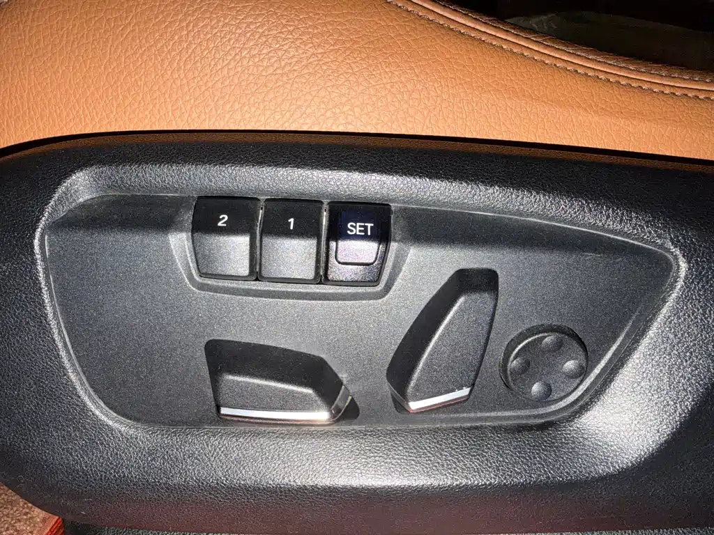 BMW X6 — миниатюра 24
