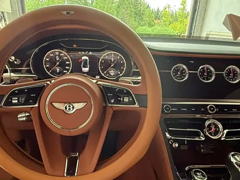 Bentley Flying Spur — миниатюра 11