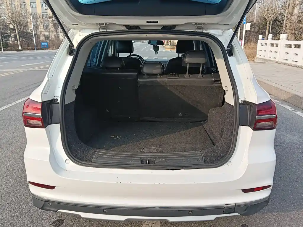 ROEWE RX5 NEW ENERGY