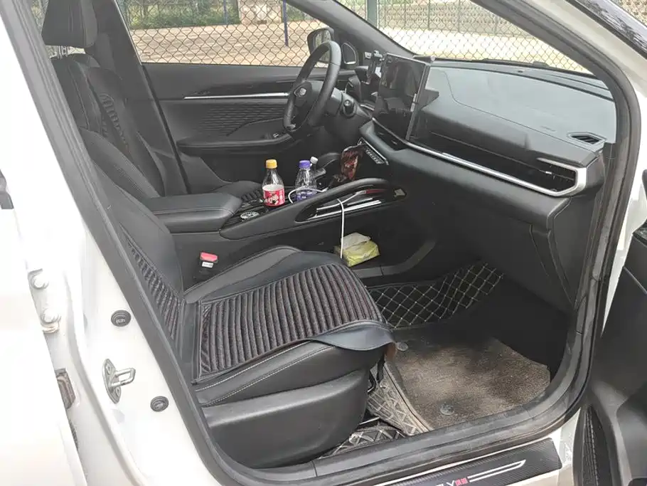Geely Binyue — миниатюра 8