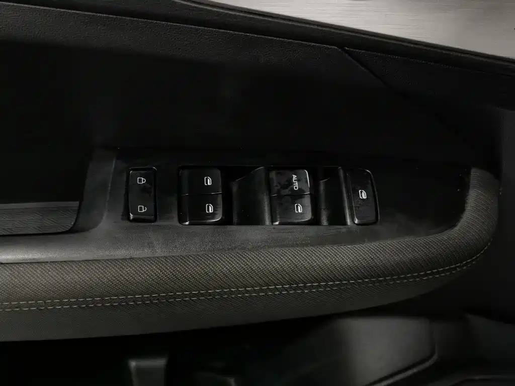 Wuling Jiachen — миниатюра 9