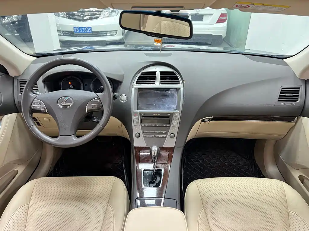 Lexus ES — миниатюра 9