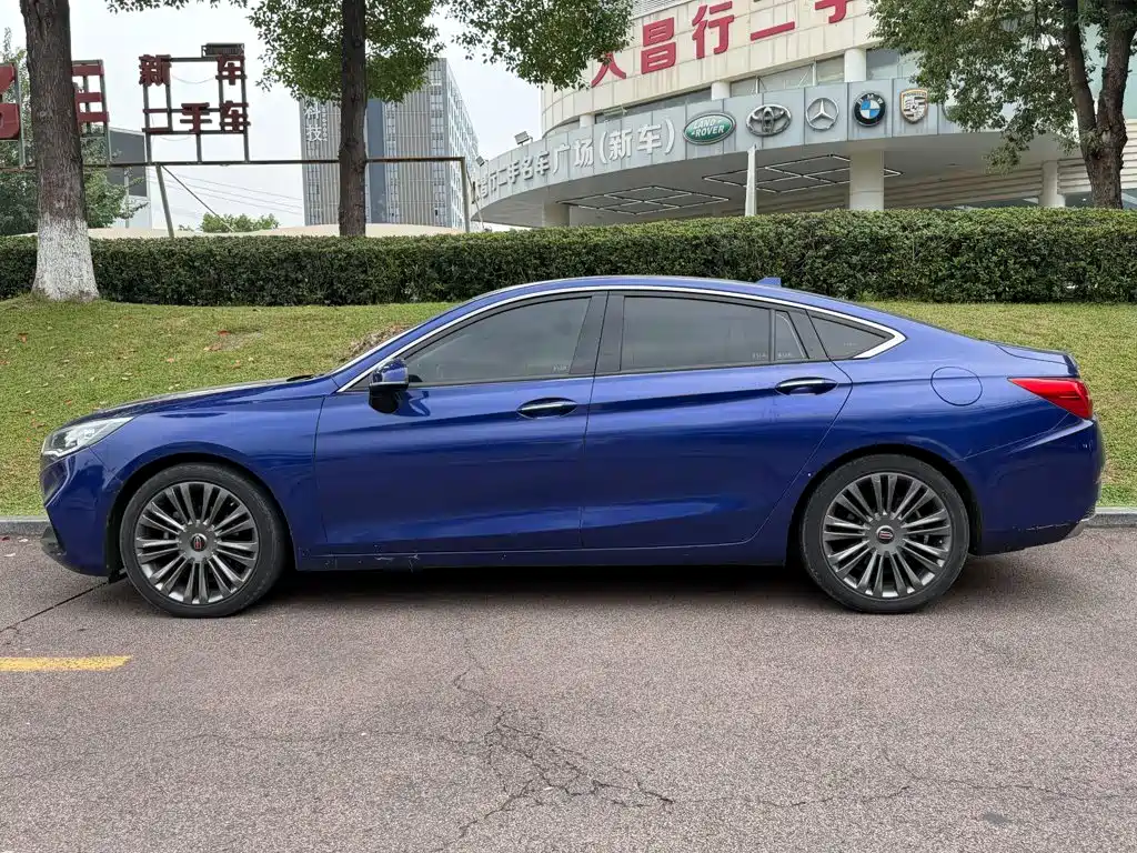 Hongqi Hongqi H5 — миниатюра 3