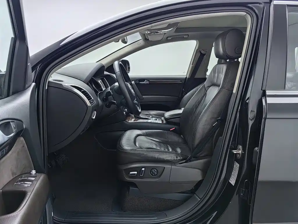 Audi Q7 — миниатюра 10