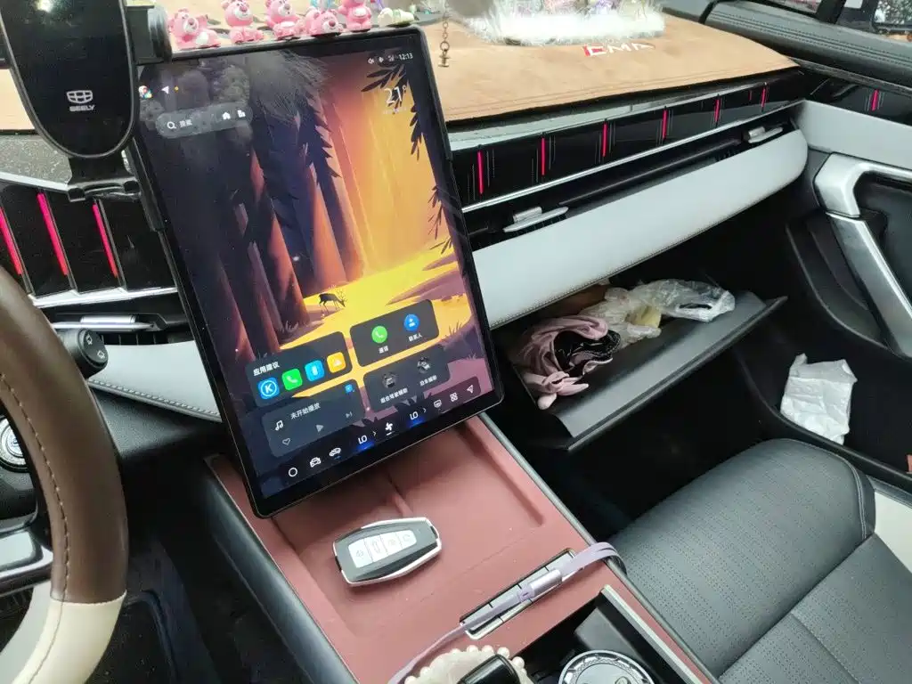 Geely Boyue L — миниатюра 9
