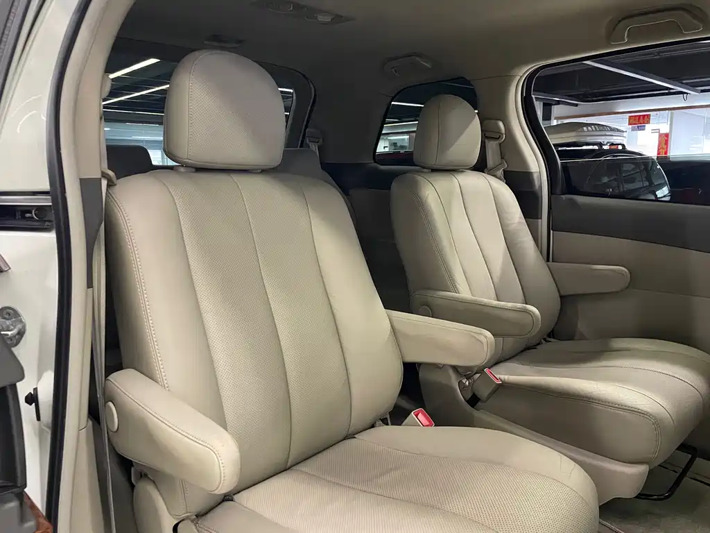 BYD M6 — миниатюра 11