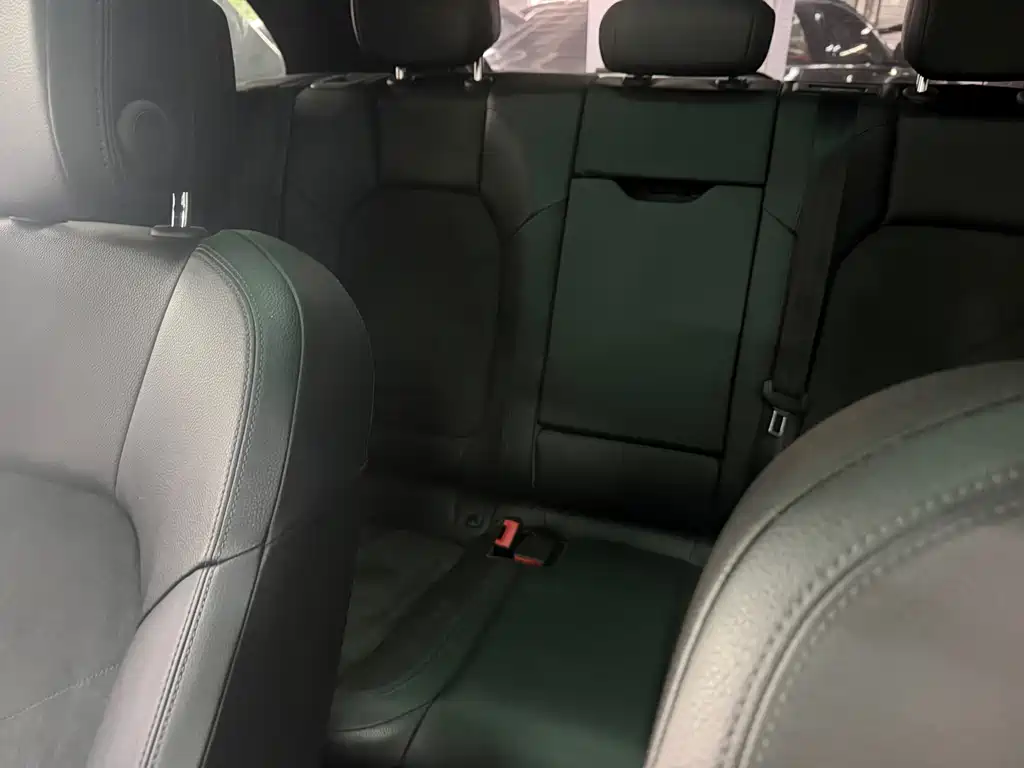 Porsche Macan — миниатюра 12