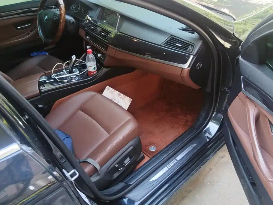 BMW 5 Series — миниатюра 8