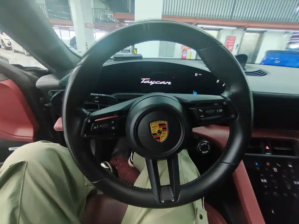 Porsche Taycan — миниатюра 6