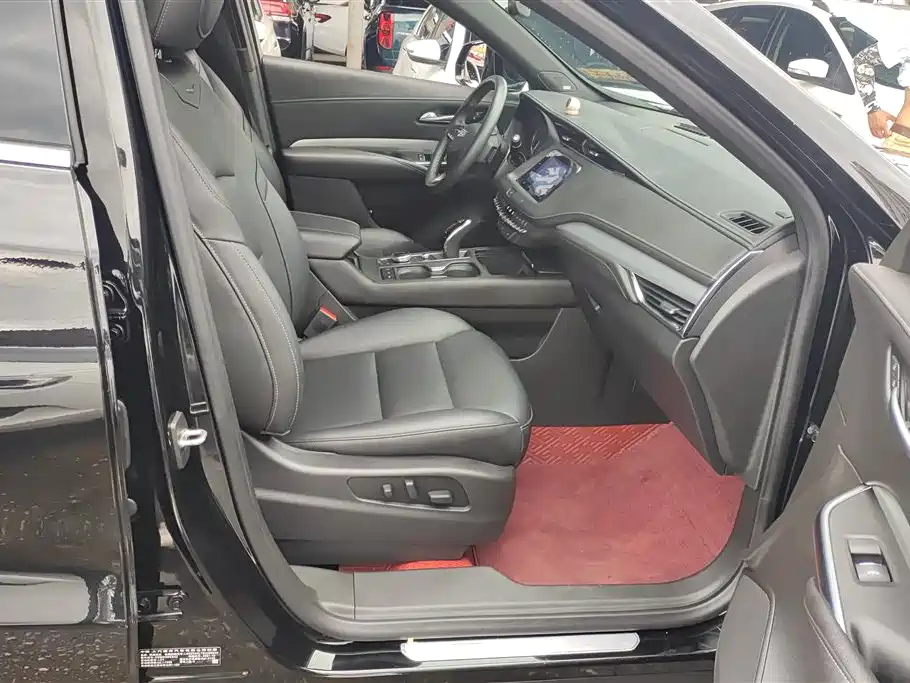 Cadillac XT4 2021 28T