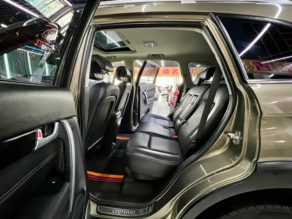 Chevrolet Captiva — миниатюра 13