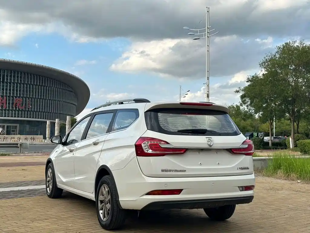 Baojun 310W — миниатюра 6