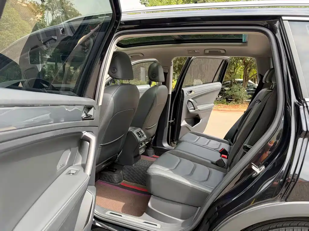 Volkswagen Tiguan L — миниатюра 6
