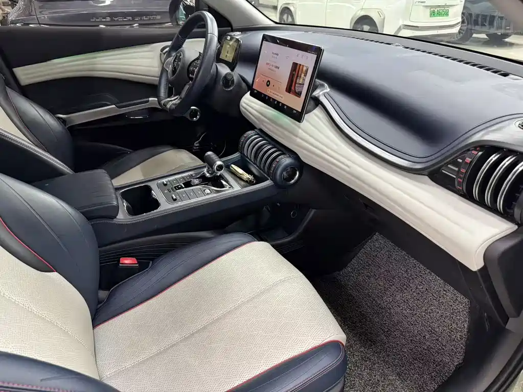 BYD Yuan Plus — миниатюра 8