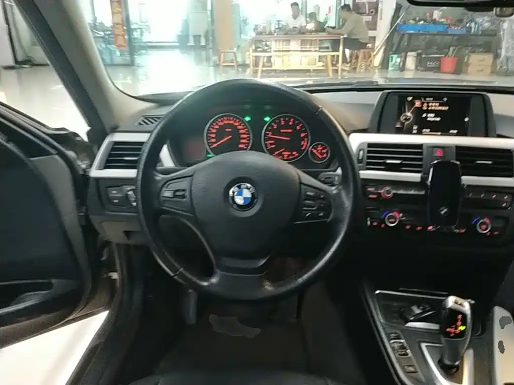 BMW 3 Series — миниатюра 11
