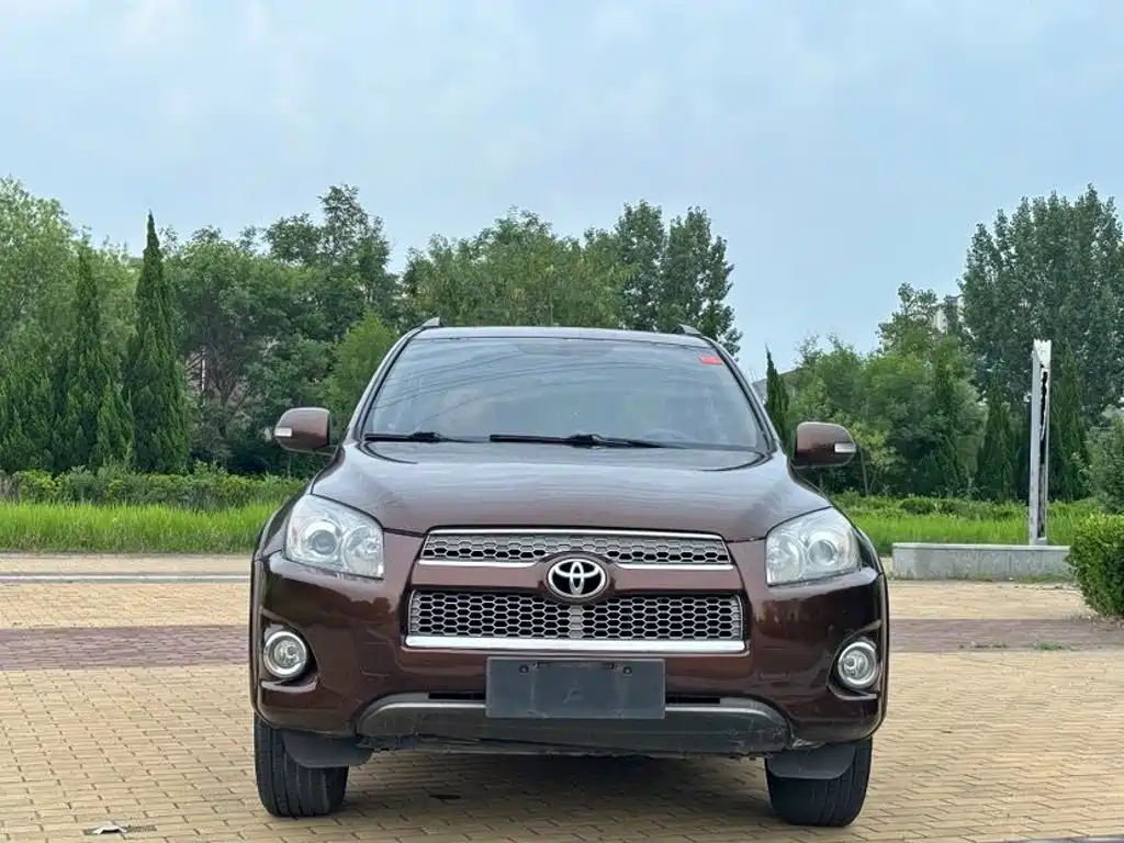 Toyota RAV4 — миниатюра 2