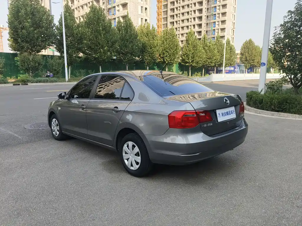 Volkswagen Jetta — миниатюра 9