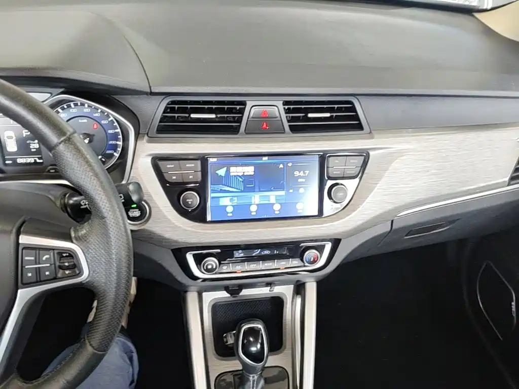 Geely Vision X3 — миниатюра 13