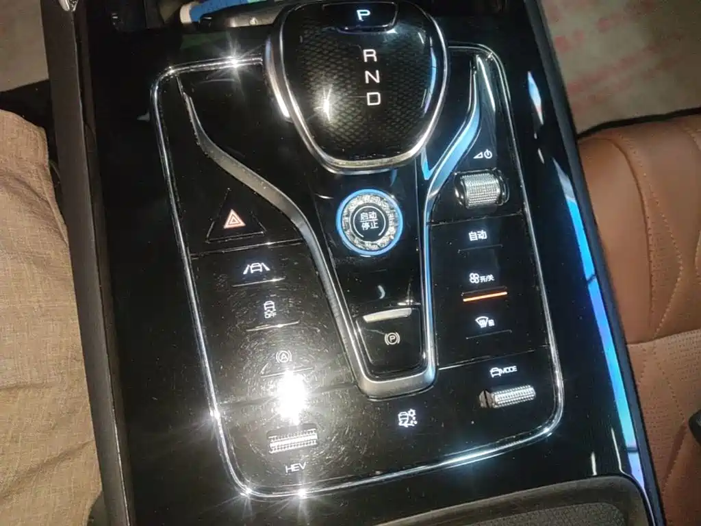BYD Tang New Energy — миниатюра 14