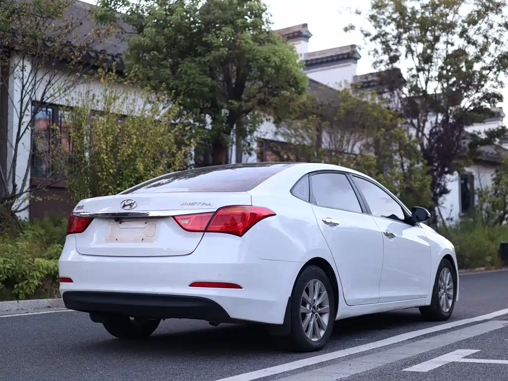 Hyundai Mistra — миниатюра 4