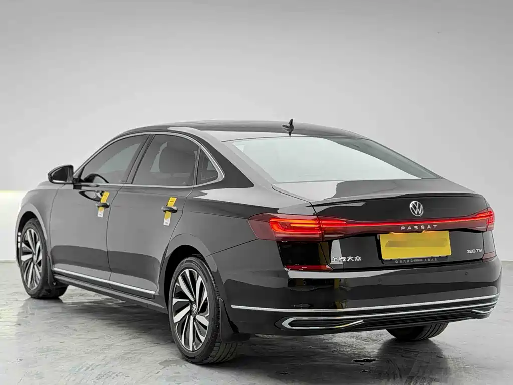 Volkswagen Passat 2024 380TSI Elite