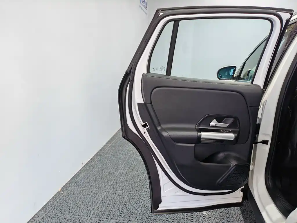 Mercedes-Benz GLA — миниатюра 14