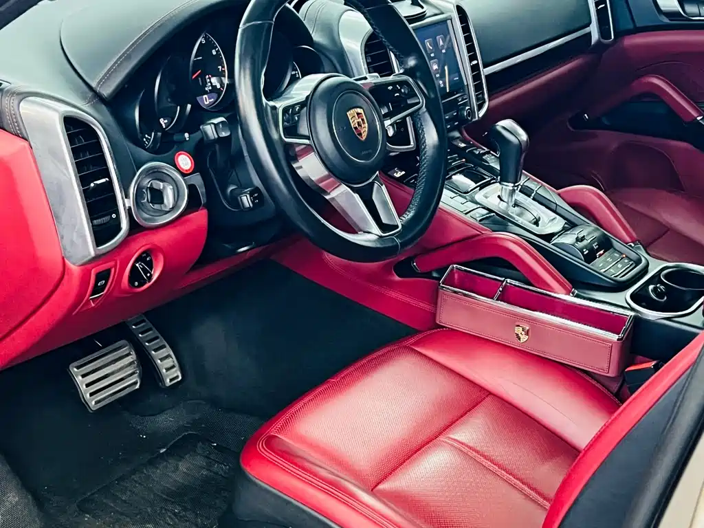 Porsche Cayenne — миниатюра 6