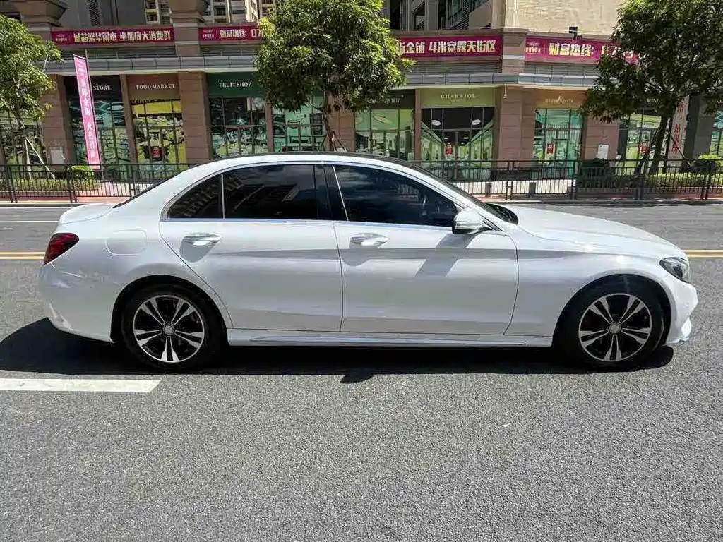 Mercedes-Benz C-Class — миниатюра 7
