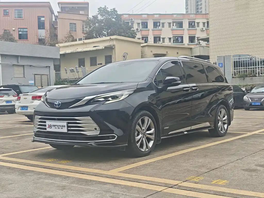 Toyota Sienna 2024