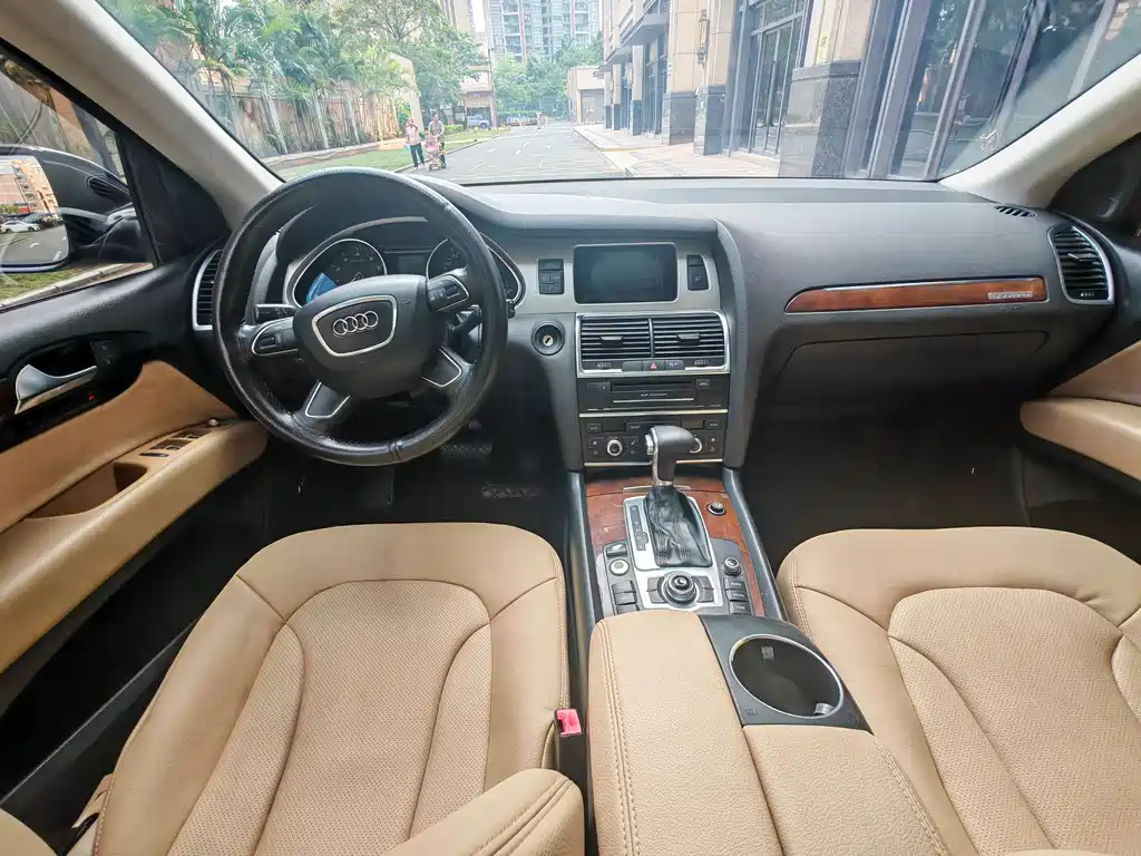 Audi Q7 2012 3.0 TFSI (200kW