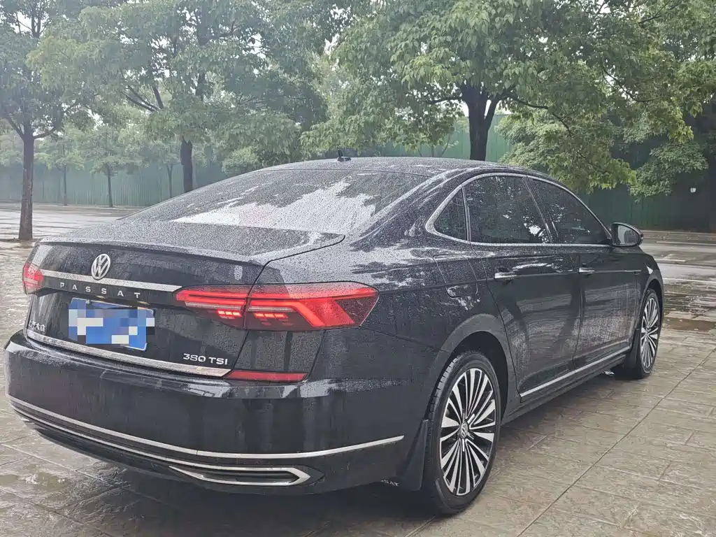 Volkswagen Passat 2019 380TSI Luxury VI