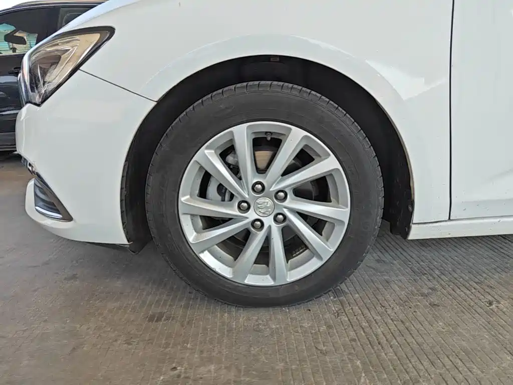 Buick Verano — миниатюра 23