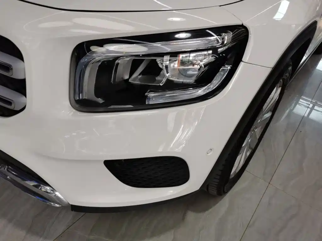 Mercedes-Benz GLB — миниатюра 24