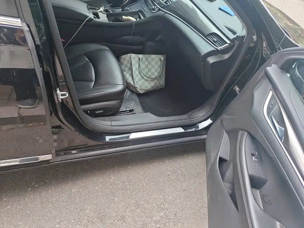 Buick LaCrosse — миниатюра 18