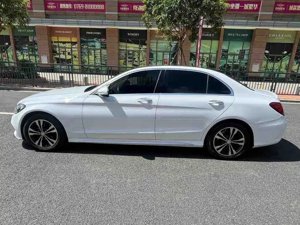 Mercedes-Benz C-Class — миниатюра 8