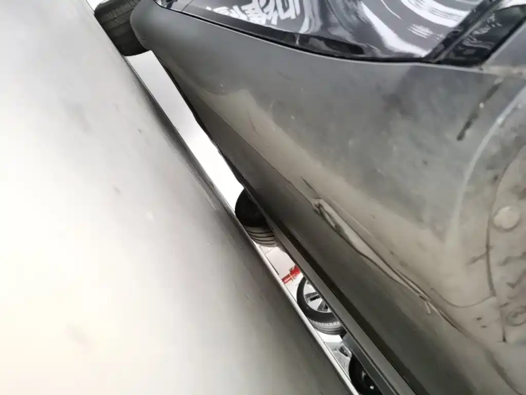 Tesla Model Y — миниатюра 21