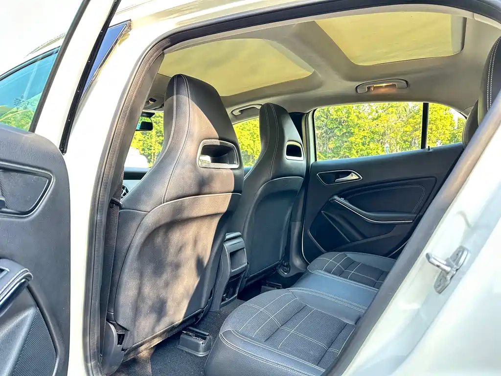 Mercedes-Benz GLA (Import) — миниатюра 5