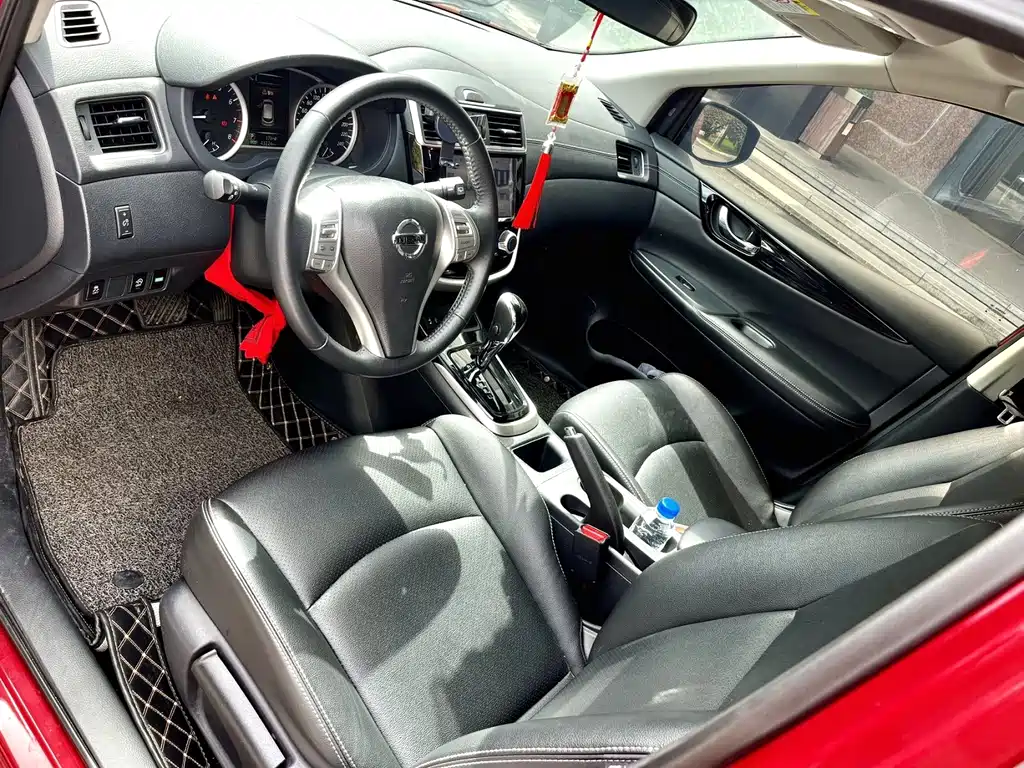 Nissan Tiida — миниатюра 7