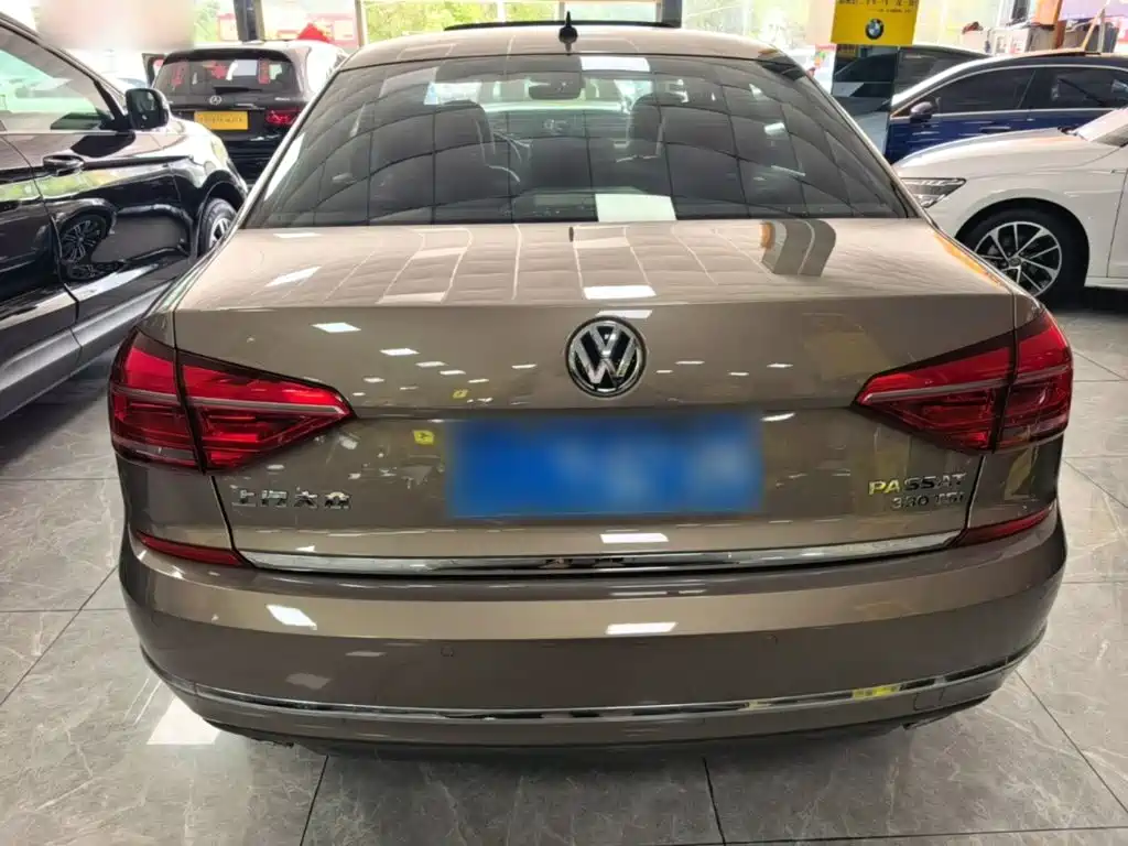 Volkswagen Passat — миниатюра 6