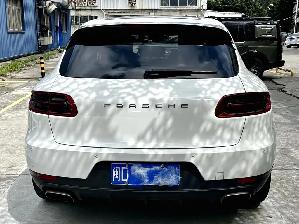 Porsche Macan — миниатюра 5