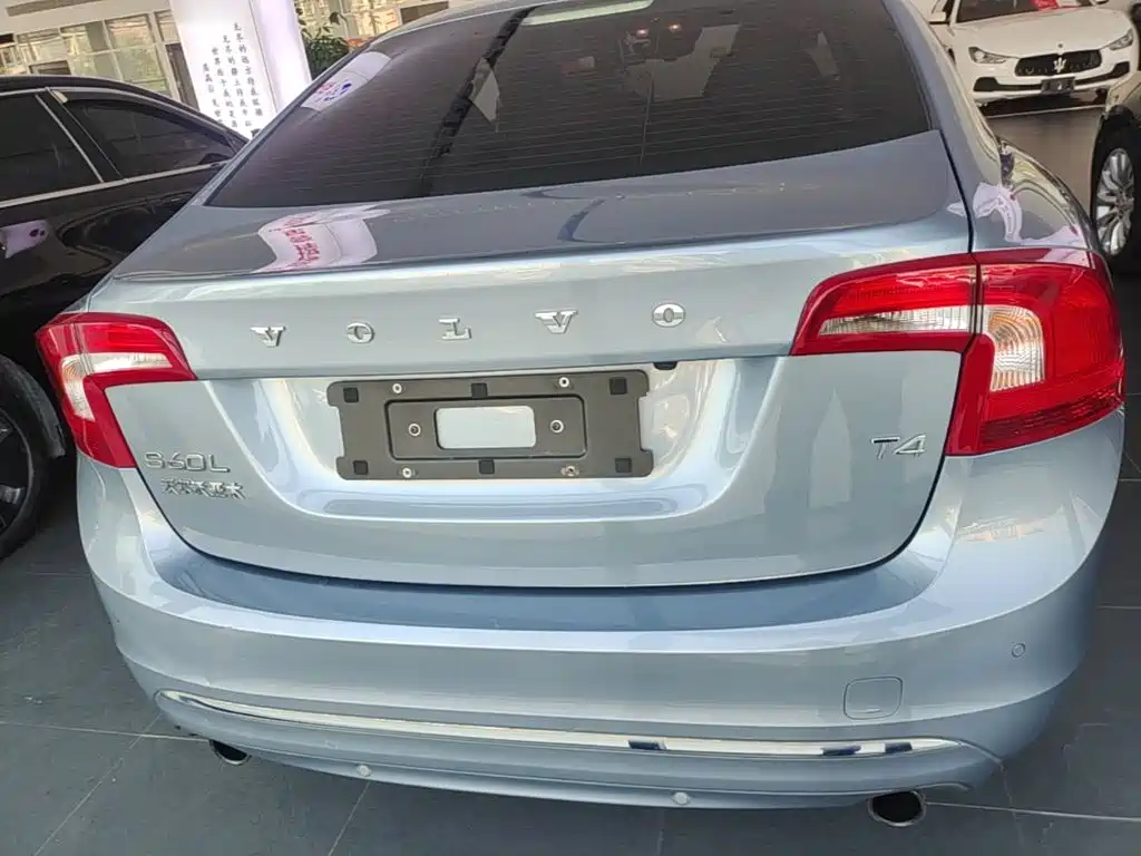 Volvo S60 — миниатюра 6