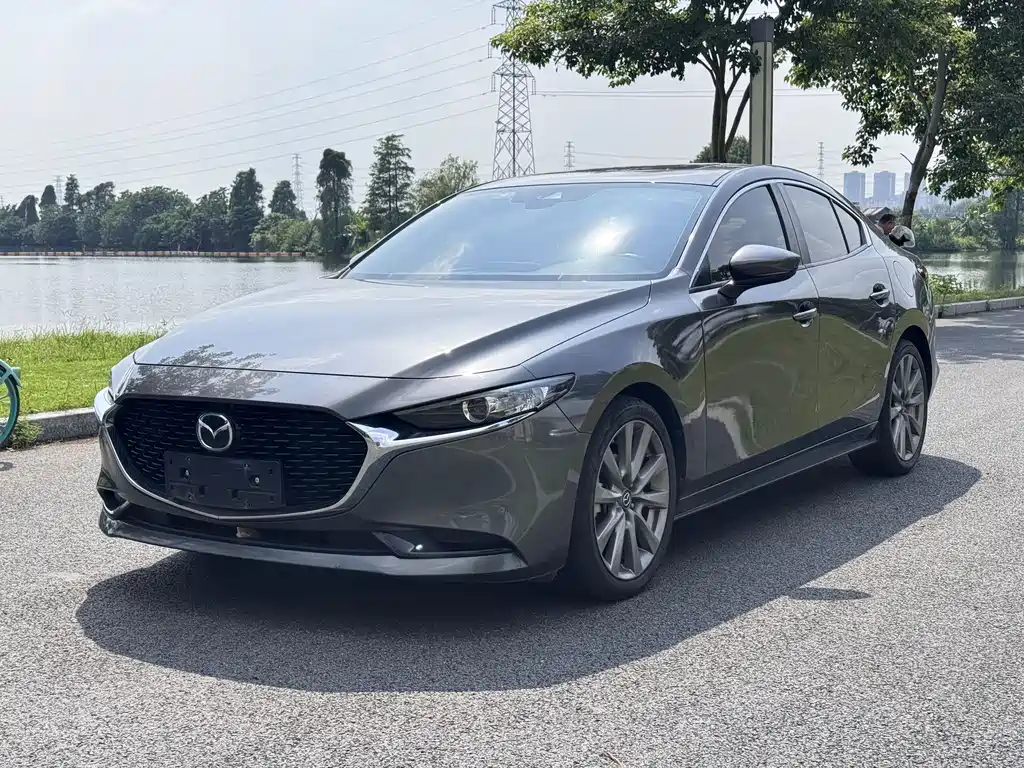 Купить Mazda 3 Axela