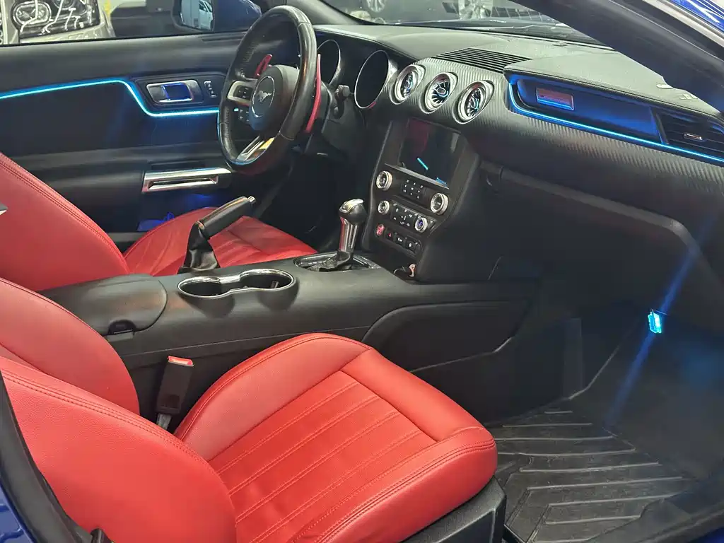 Ford Mustang — миниатюра 8