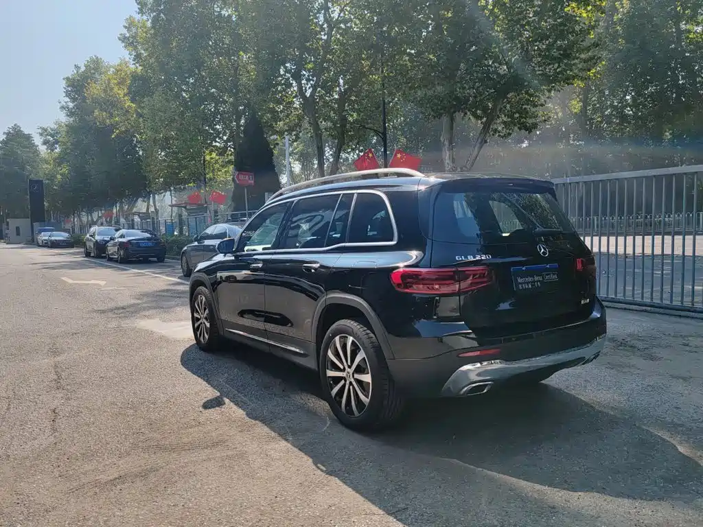 Mercedes-Benz GLB — миниатюра 17
