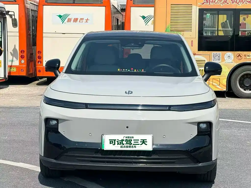 Leapmotor Leapmotor B10 — миниатюра 2