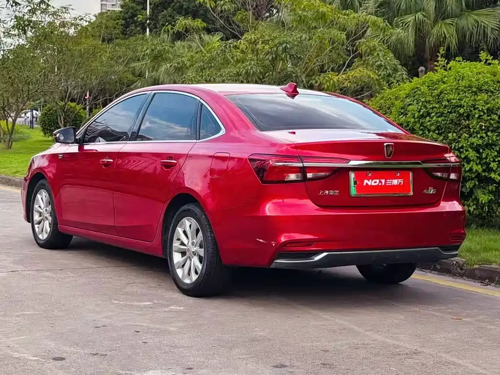 Roewe i6 New Energy — миниатюра 7