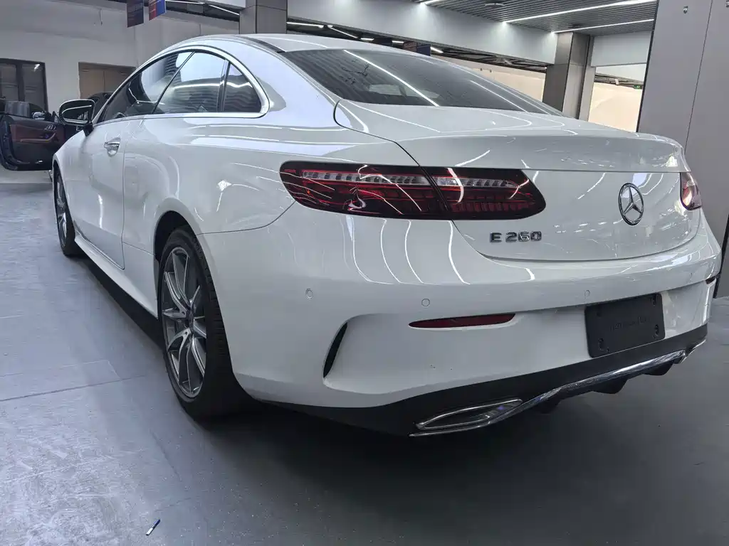 Mercedes-Benz E-Class (Import) — миниатюра 16